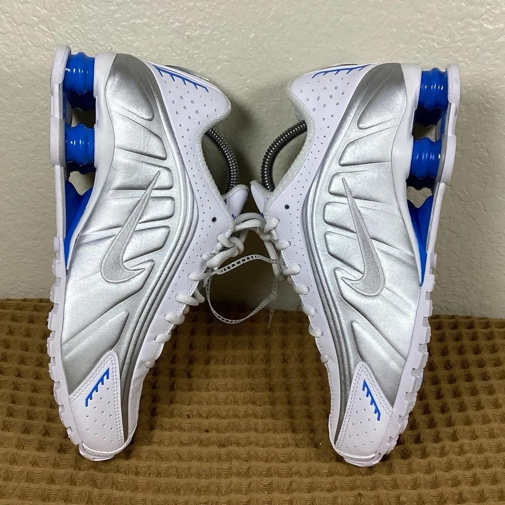 NEW Nike Shox R4 Womens Sz 9 White Photo Blue Hero Silver AR3565-105